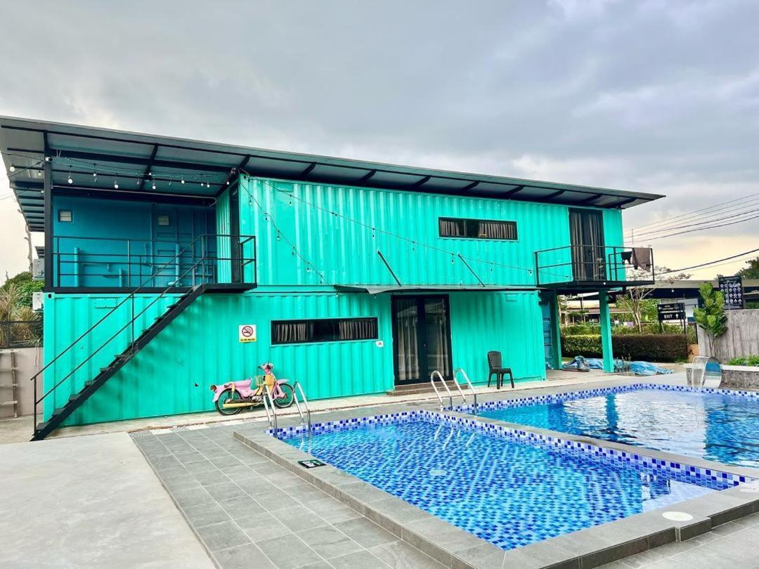 The Cozytainer Hotel Taiping Exterior photo